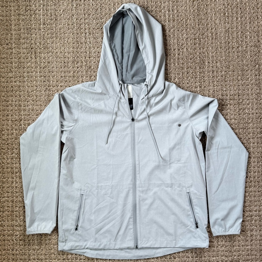 Vuori women’s outdoor trainer shell Platinum size L